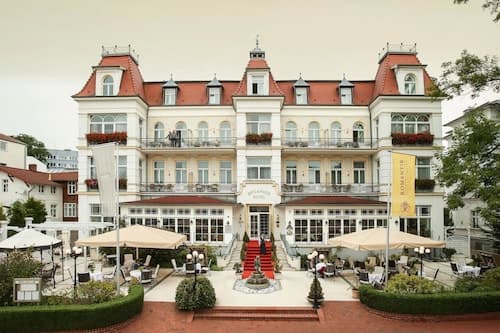 Villa Esplanade mit Aurora