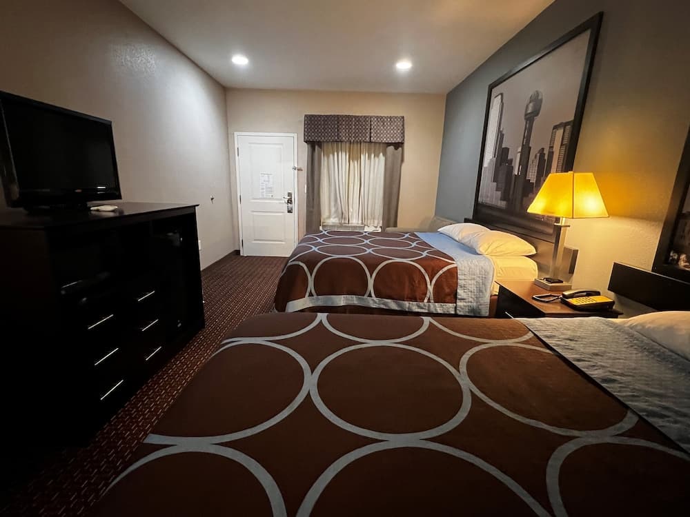Super 8 by Wyndham Center