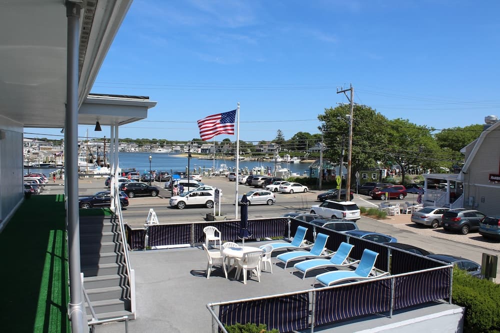 Ocean Street Inn on Hyannis Harbor