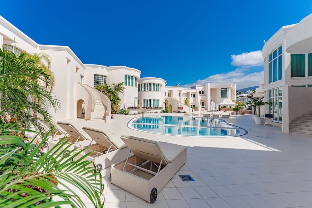 Flamingo Suites Boutique Hotel