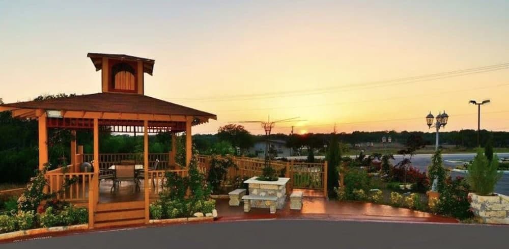 Blanco River Hotel