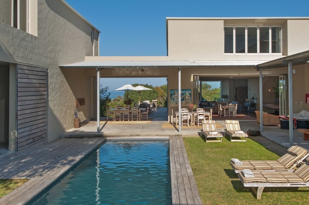 Mosselberg on Grotto Beach