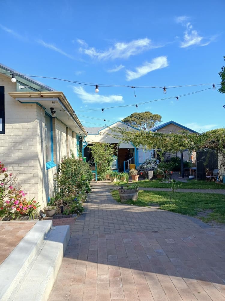 1849 Backpackers Hotel