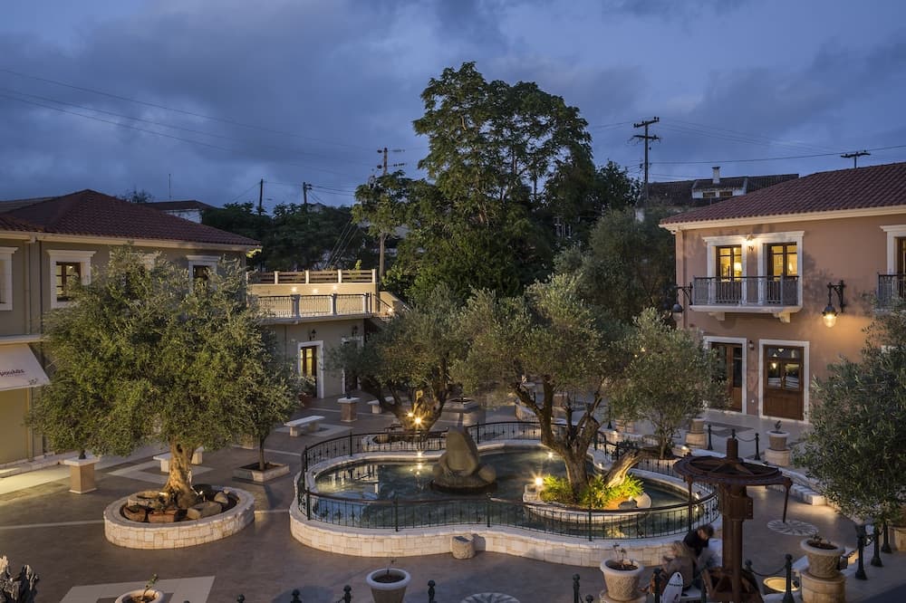 Balhambra Suites - Adults Only