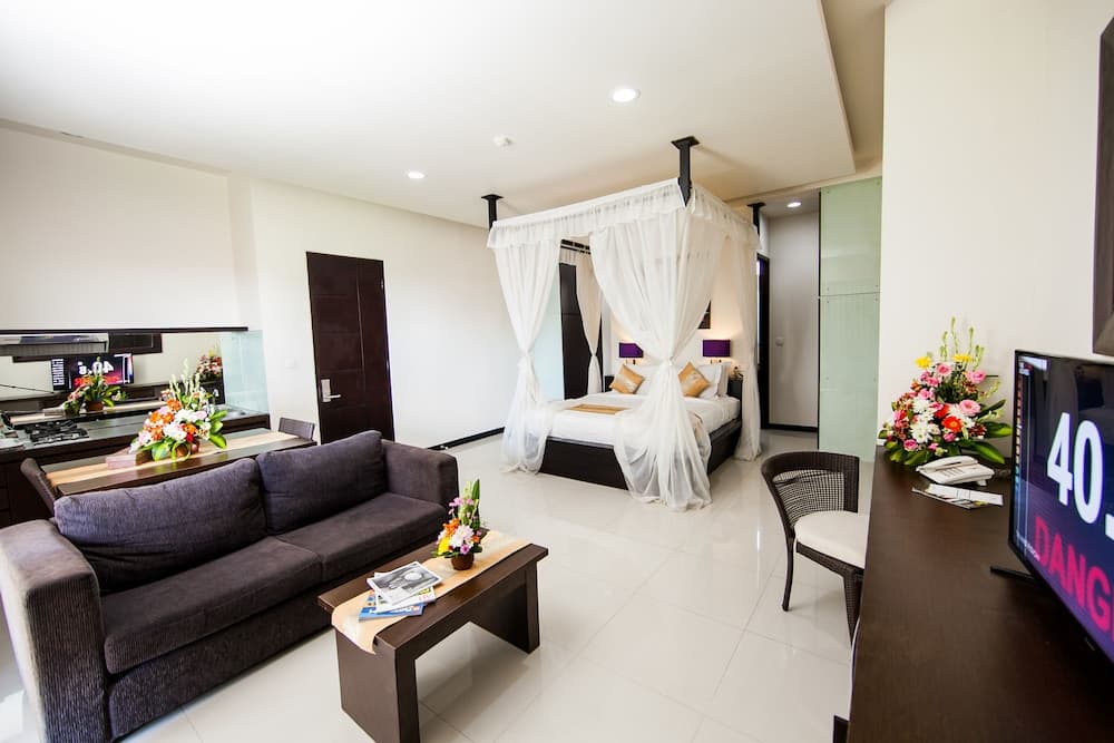 Sunset Mansion Seminyak Apartment