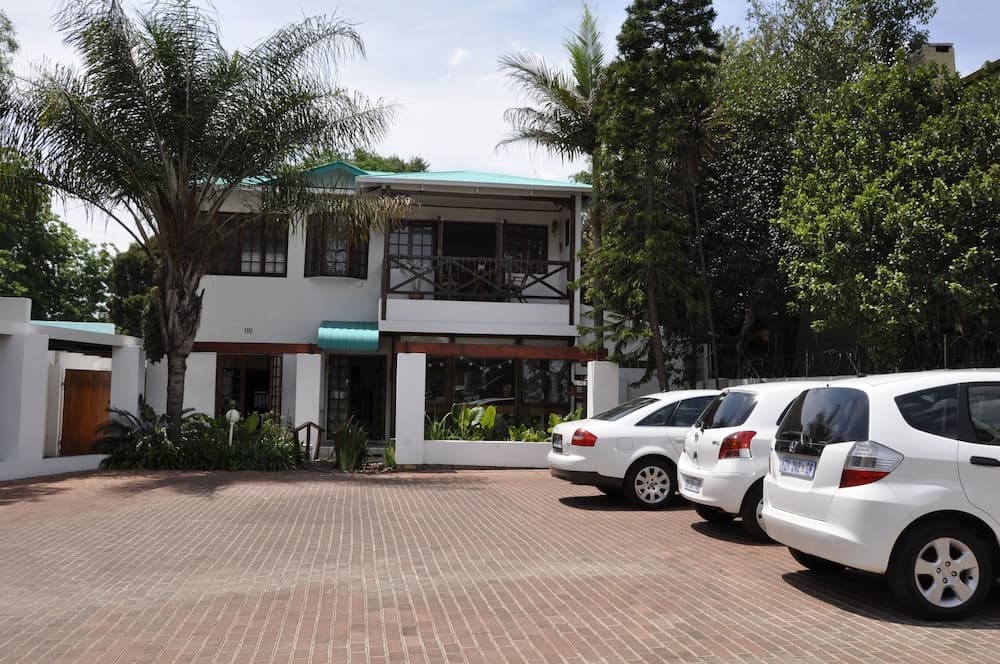 Crane's Nest Guest House at 212