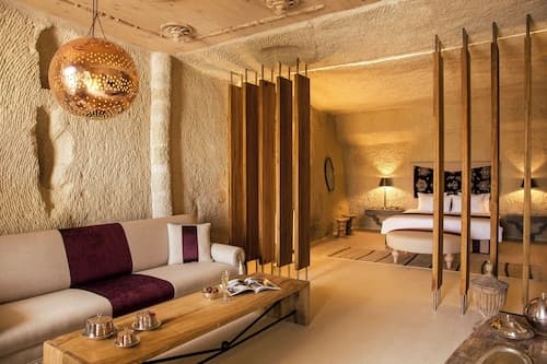 Hezen Cave Hotel