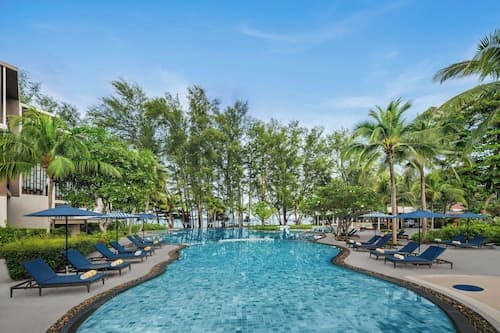 Le Méridien Phuket Mai Khao Beach Resort