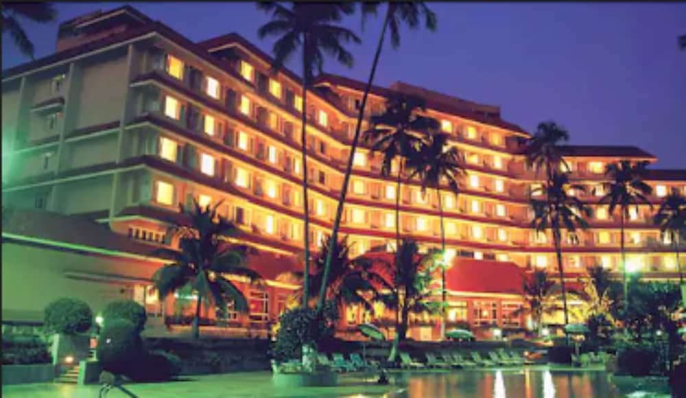 The Retreat Hotel & Convention Centre