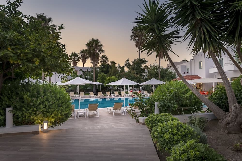 Alexandra Beach Hotel