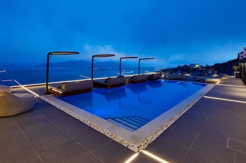Oia Suites