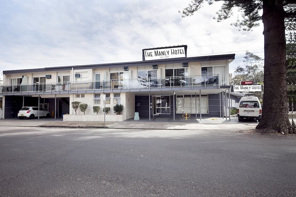 Manly Waves Hotel