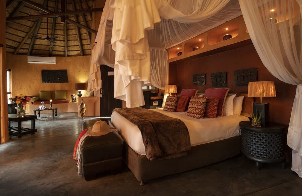 Pondoro Game Lodge  - Open to Kruger Park