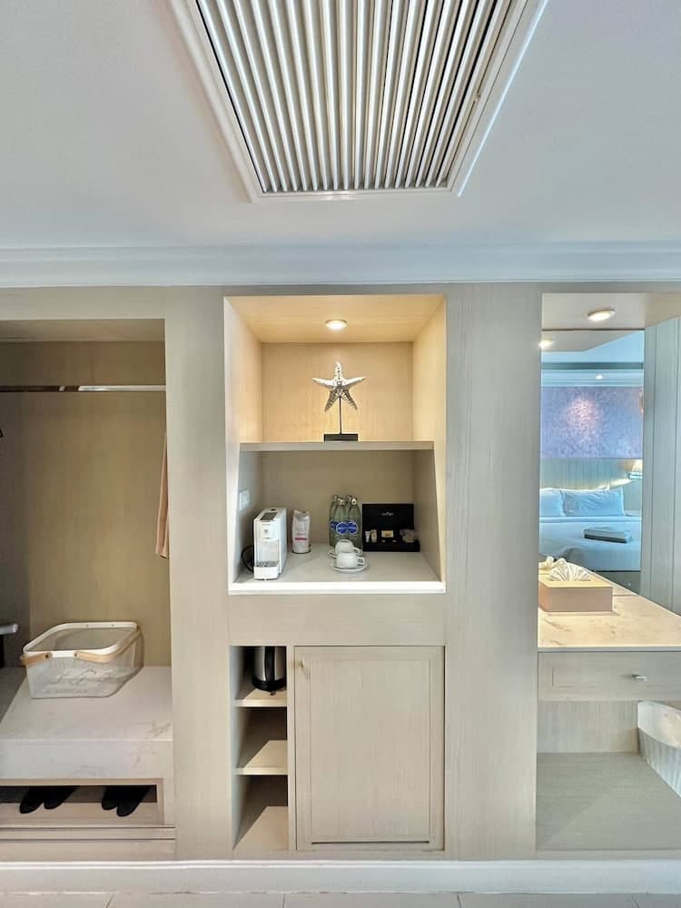 The Sea - Cret Hua Hin