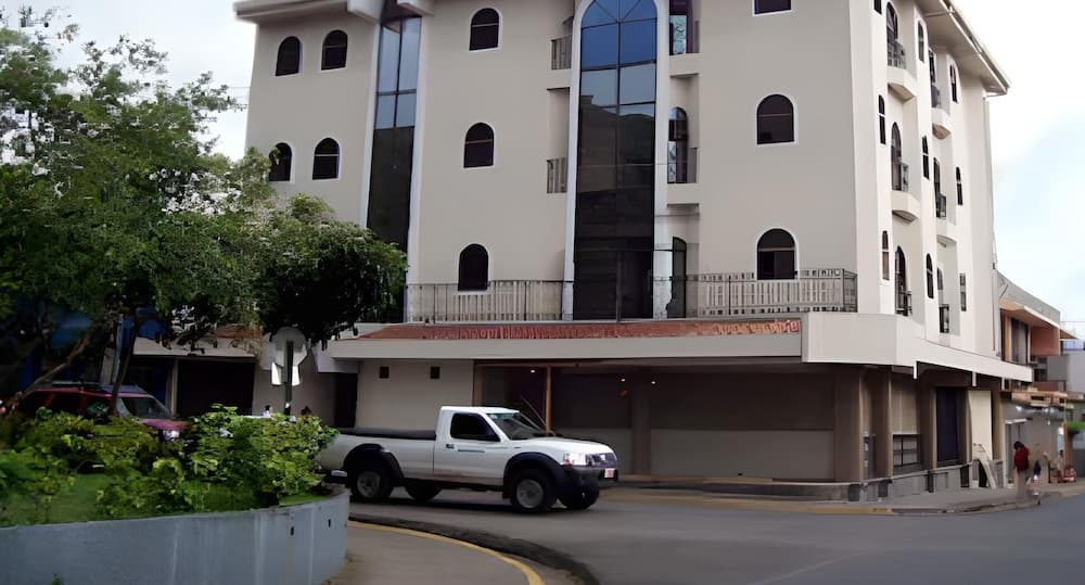 Alajuela Backpackers Airport Hostel