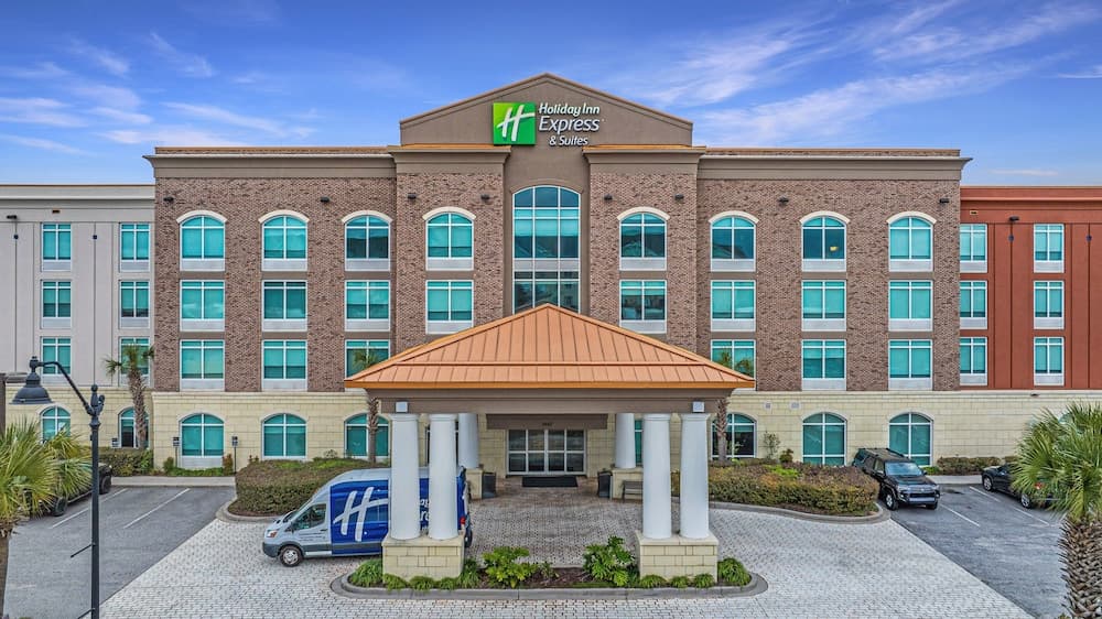 Holiday Inn Express Hotel & Suites Charleston Arpt-Conv Ctr by IHG