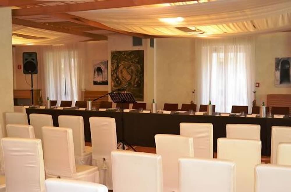 Toplantı salonu/imkânları