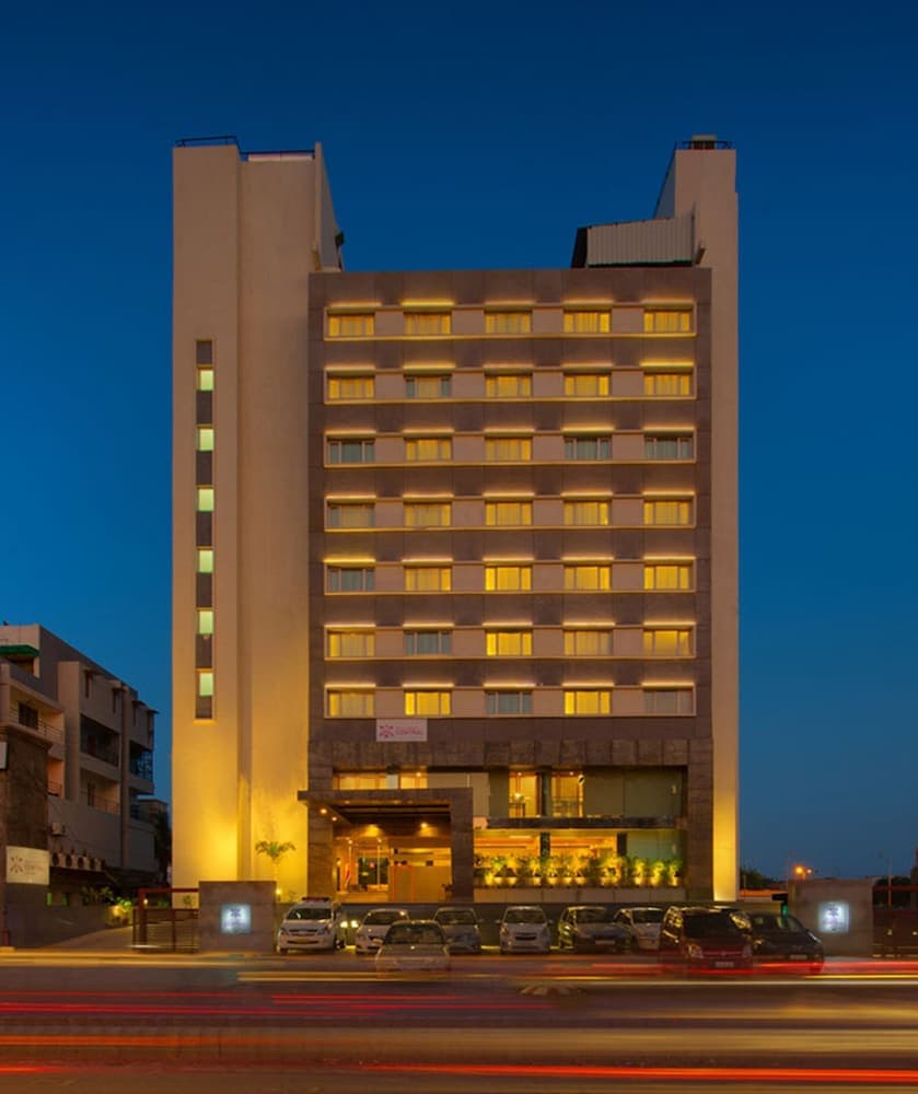 Royal Orchid Central, Vadodara