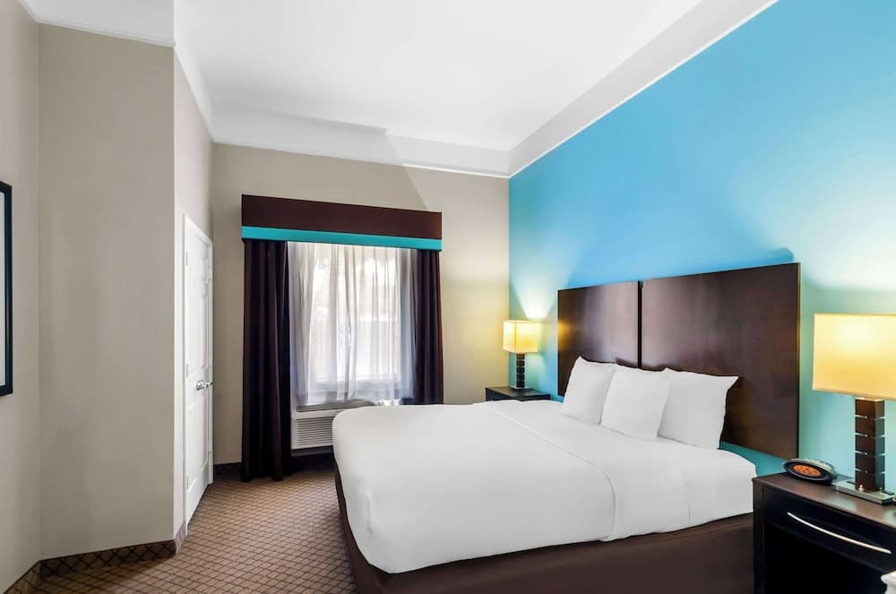 Comfort Suites at Katy Mills