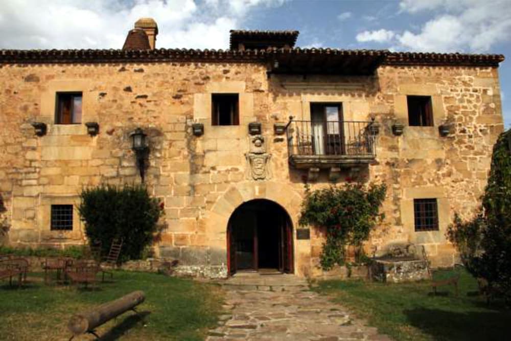 Real Posada De La Mesta