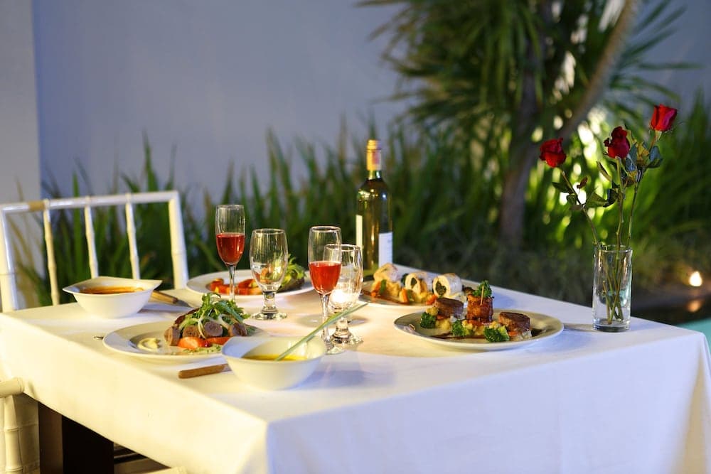 Açık havada yemek servisi