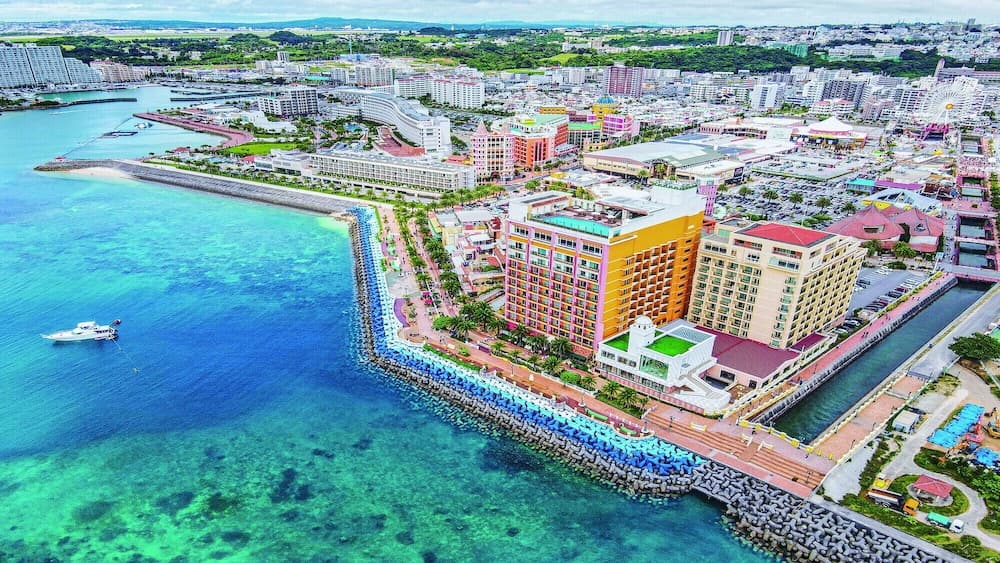 Vessel Hotel Campana Okinawa