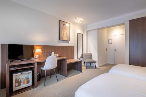 Carlton Hotel