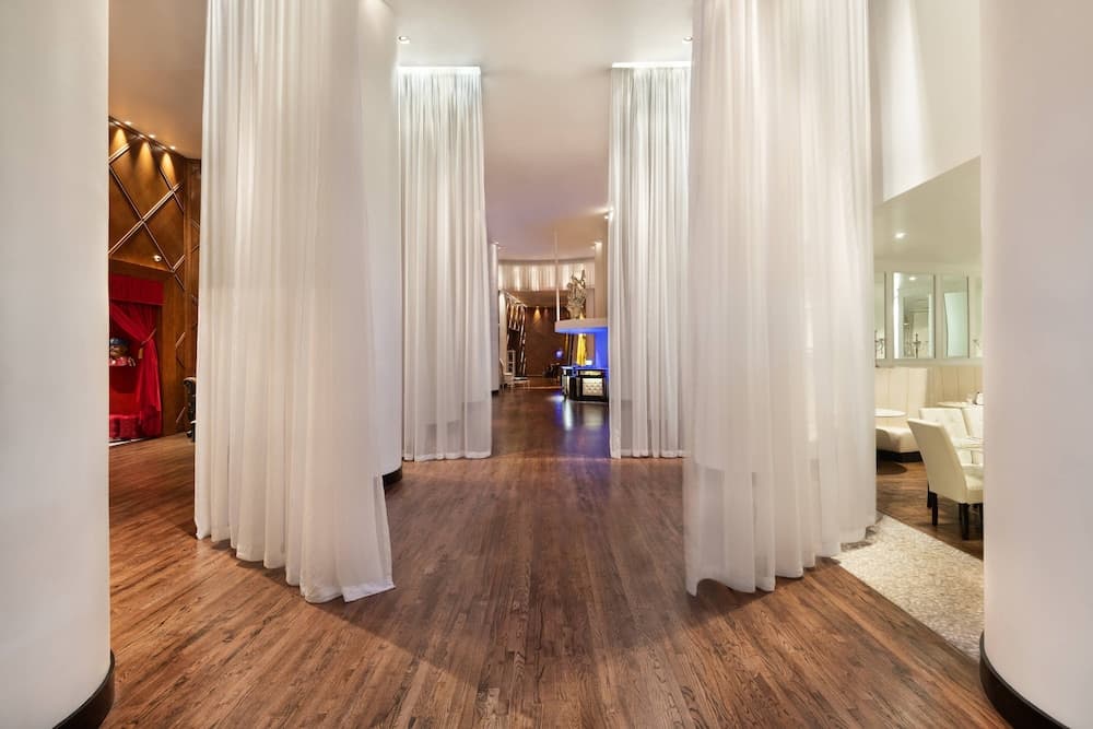 Lobi dinlenme salonu