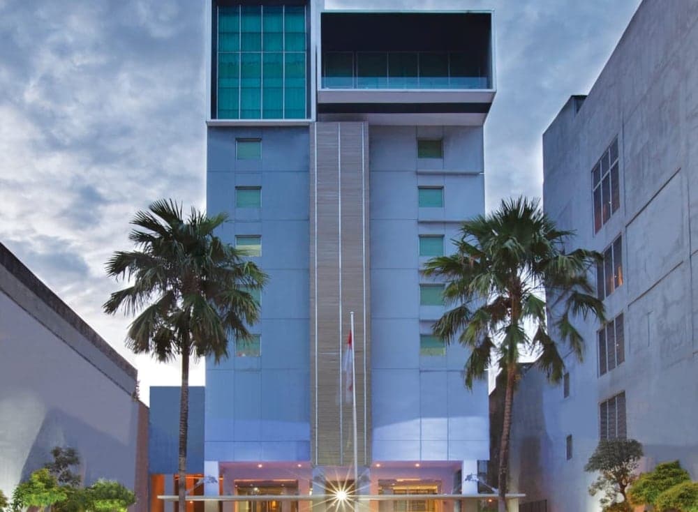 Sparks Life Jakarta, ARTOTEL Curated