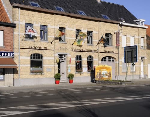 't Oud gemeentehuis Poelkapelle