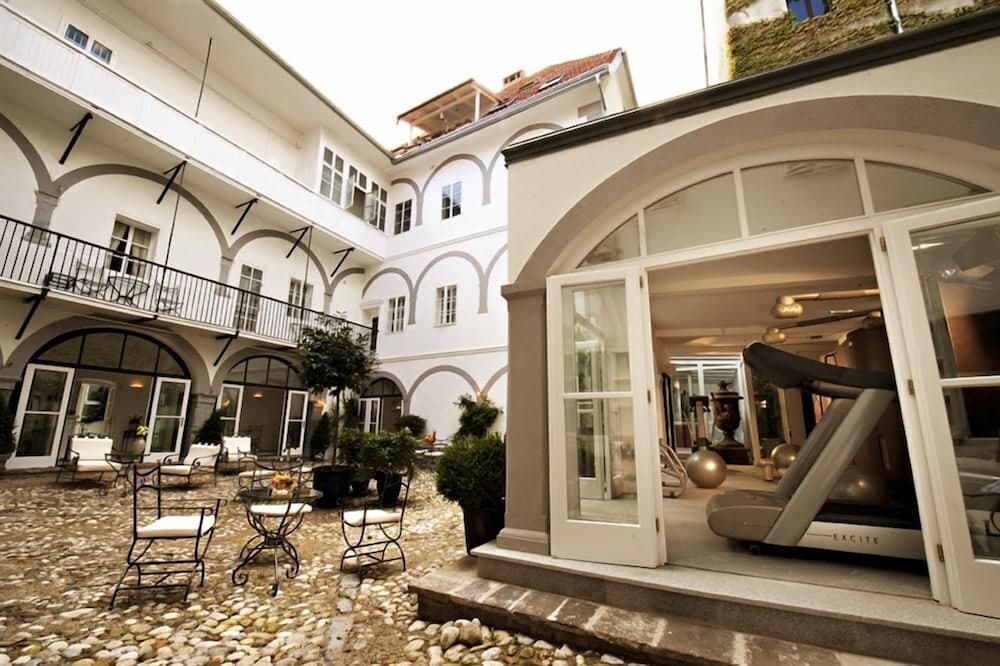 Antiq Palace Residences