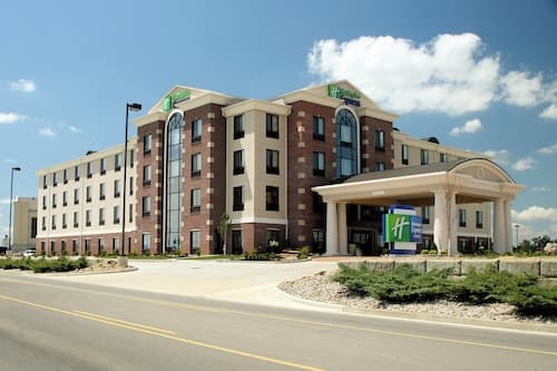 Holiday Inn Express Hotel & Suites Marion Northeast by IHG