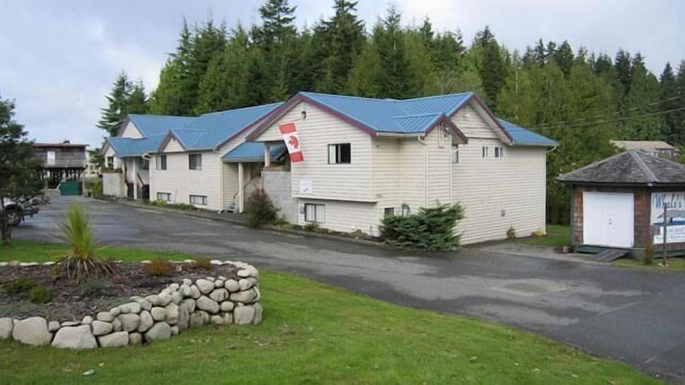 Whale's Tail Guest Suites