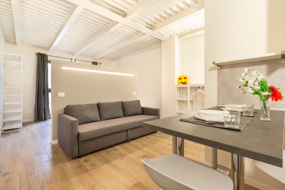 Alessia's Building- Affori FN