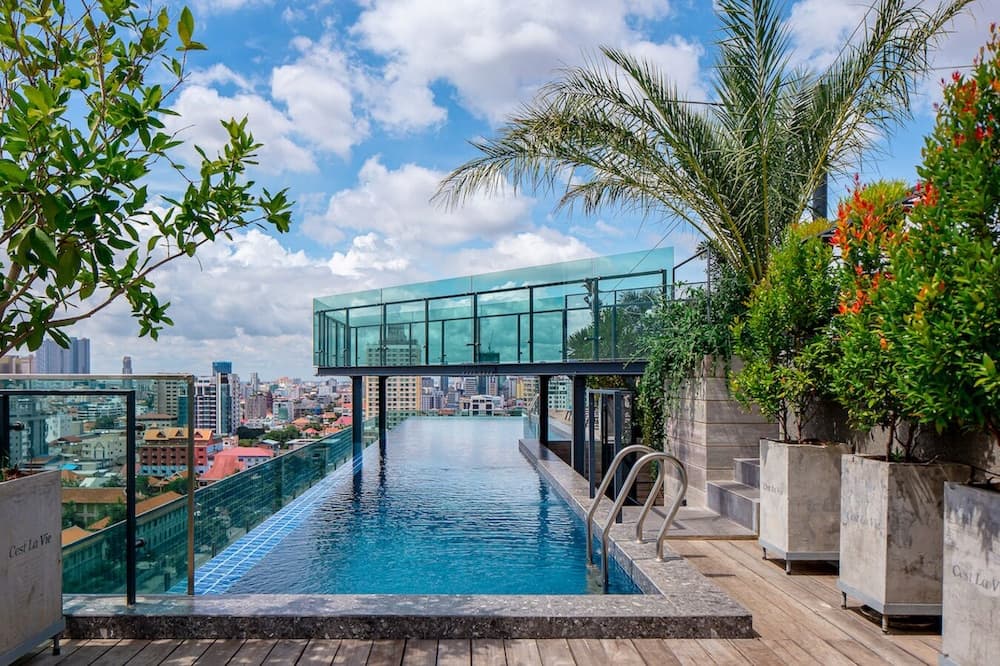 CHECK inn Phnom Penh Royal Palace