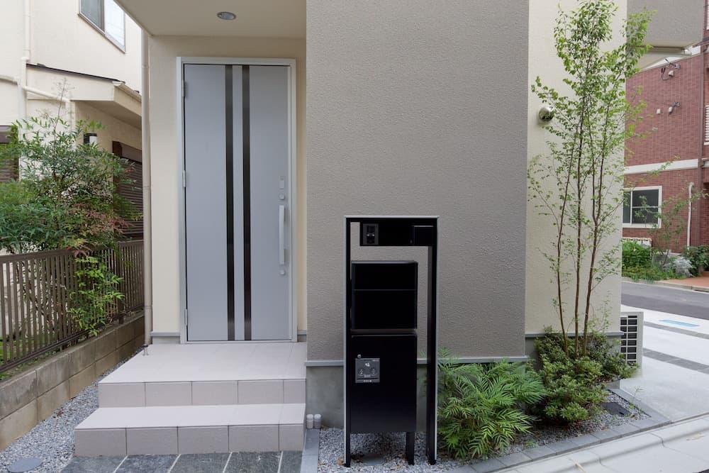Nishi-Sugamo Guest House. 2min to Nishi-Sugamo Sta. 13min to Ikebukuro Sta.