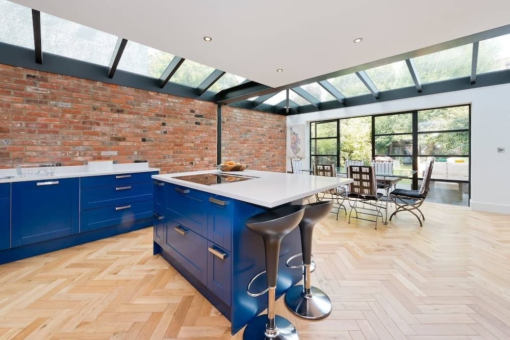 Bright & Spacious 5 Bed House in Charming Putney