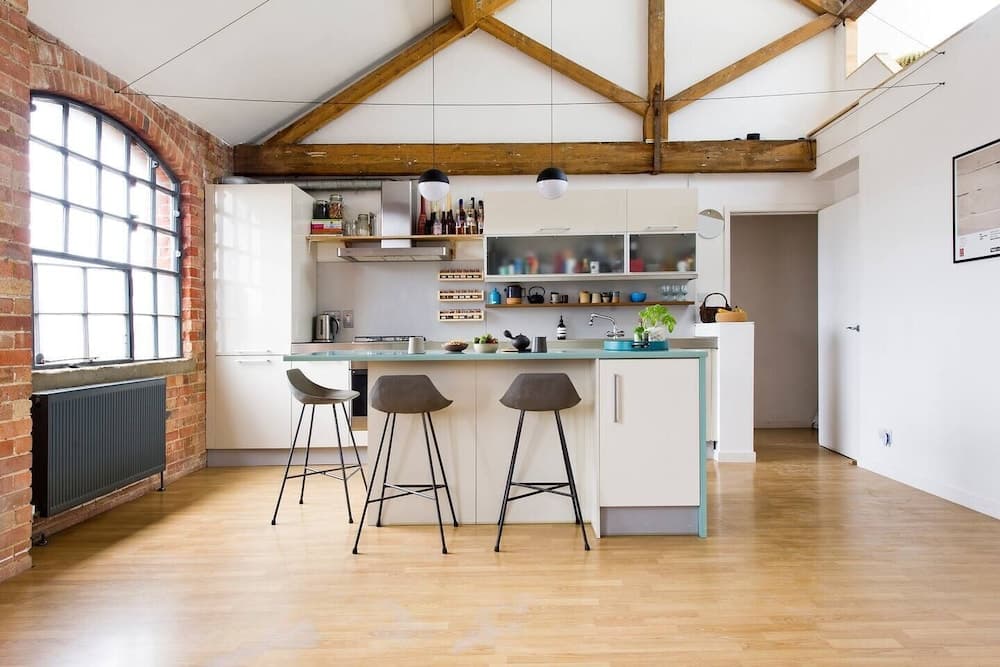 Unique & Vibrant 1-bed Loft With Roof Garden