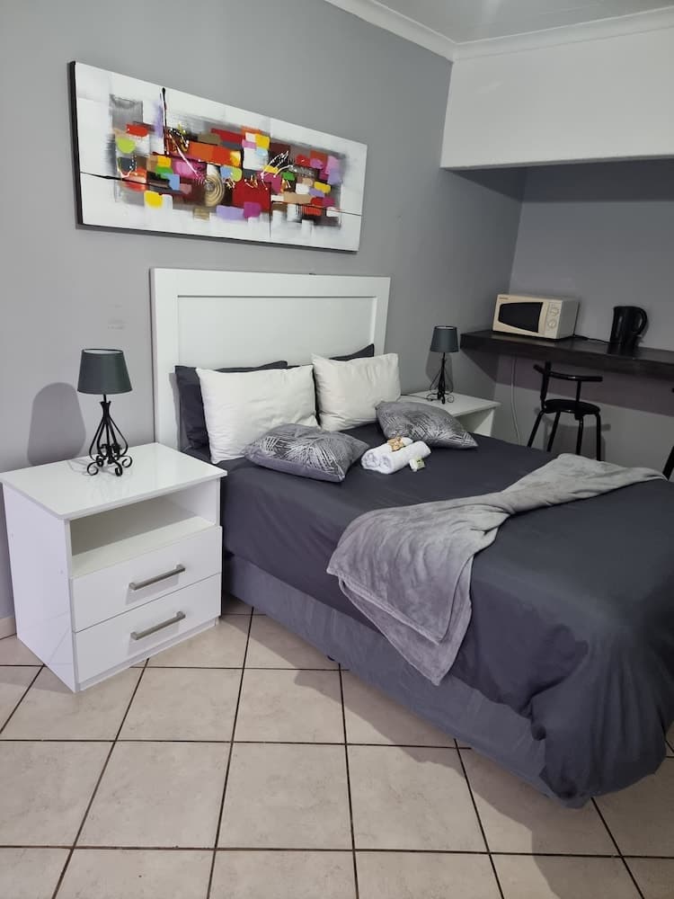 Stay @ Home Airport Lodge