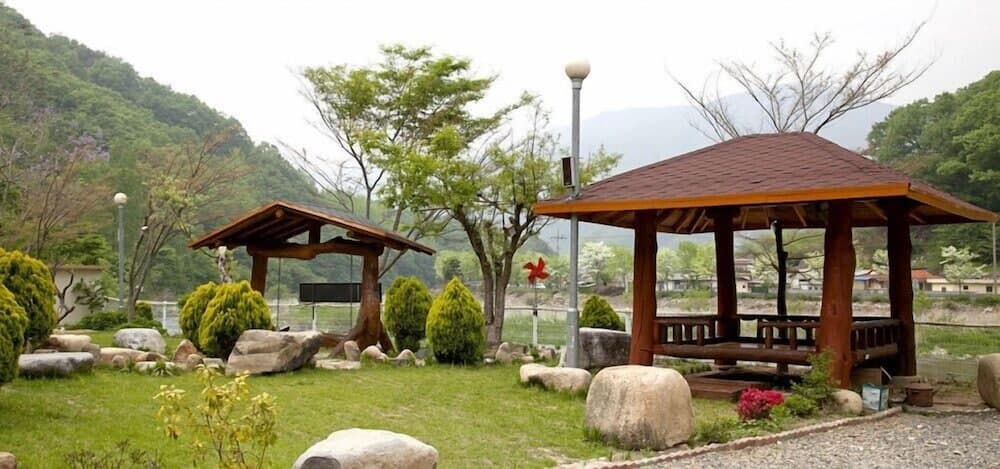 Bandi Hwangto Pension