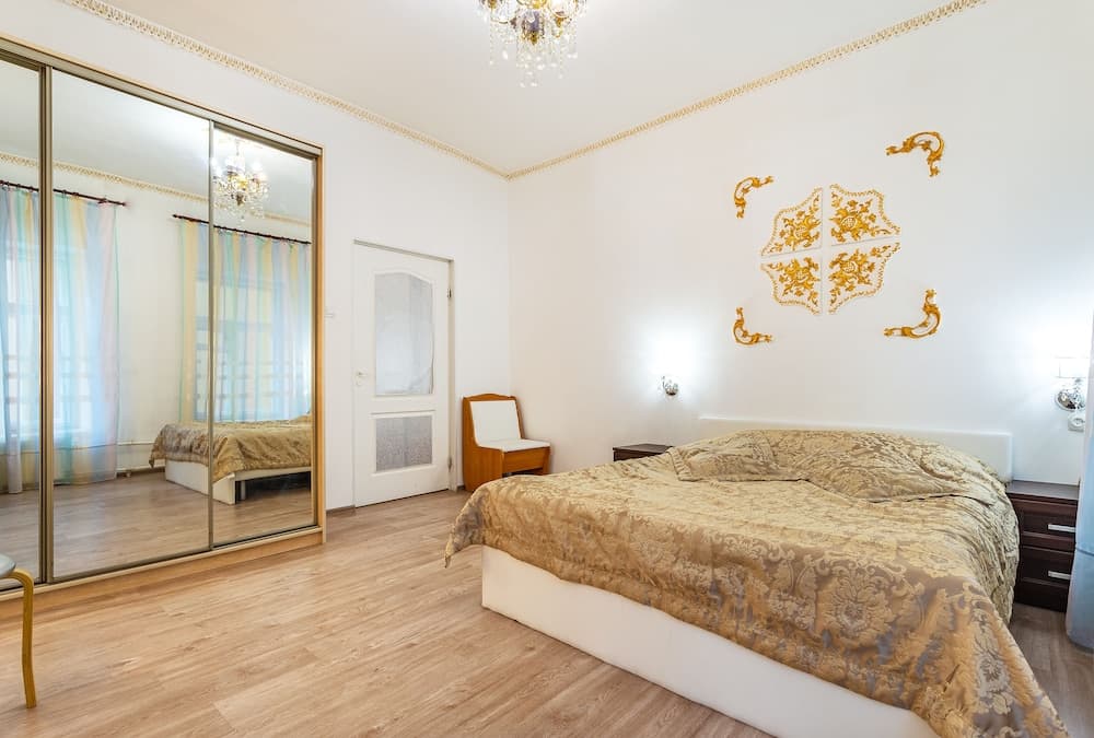 SivakApart on Suvorovskiy 9