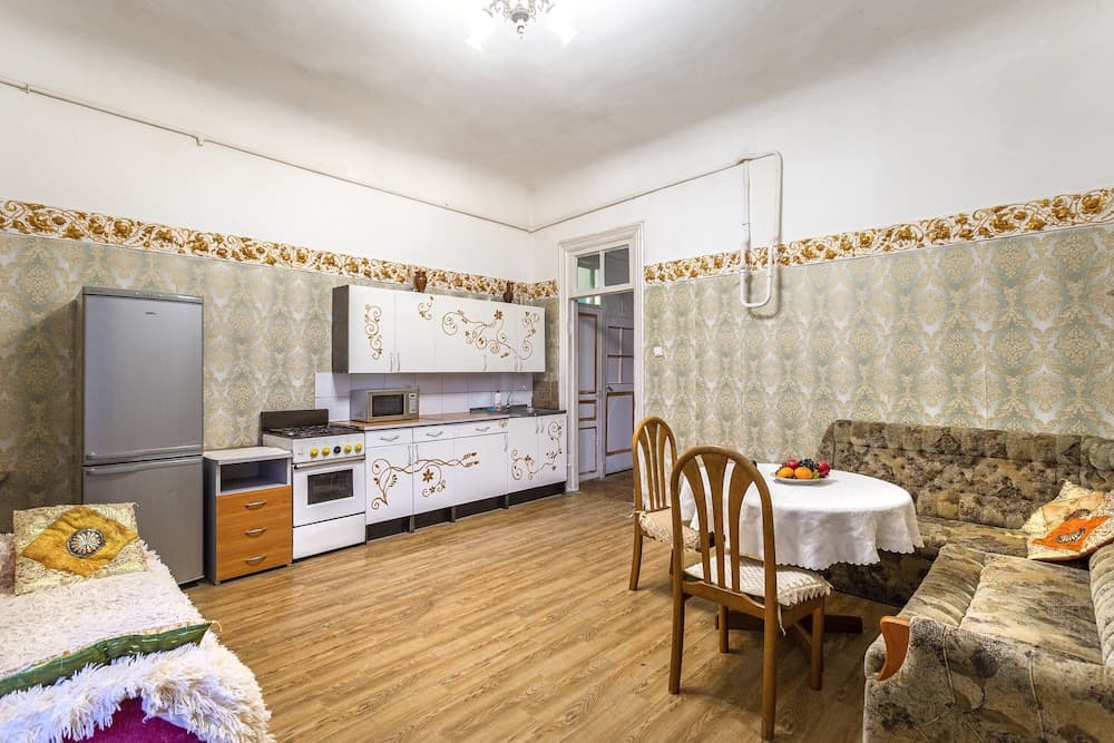 SivakApart on Nevskiy 72