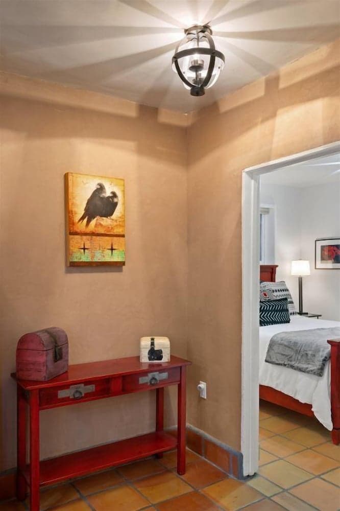 Casa Carmen Zia - Comfortable East Side Elegance - NEW Listing