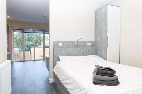 Magna House