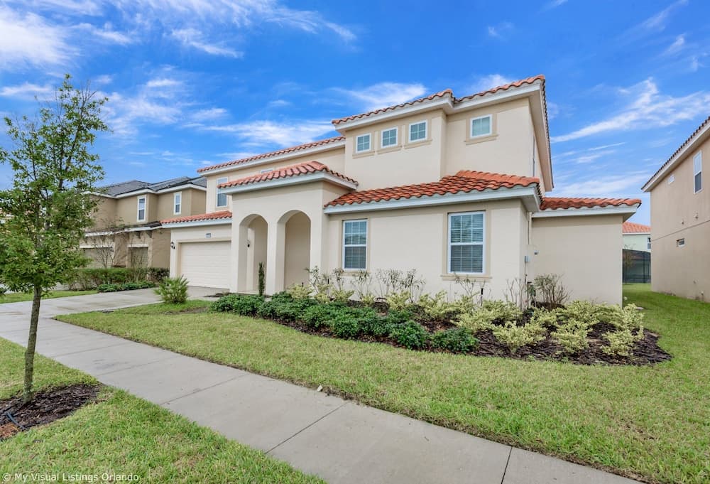 9 Bed Villa with Game Room, Pool & Spa