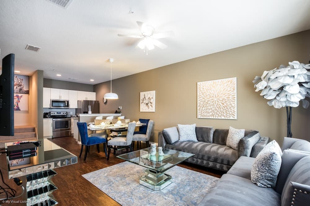 3 Bdrm West Lucaya Village