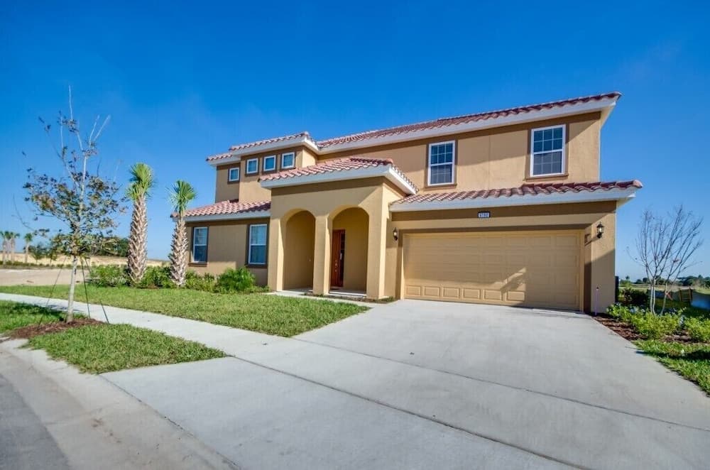 Cool and Modern 9 Bed 7 Ba Villa Pool & Spa 6160boa