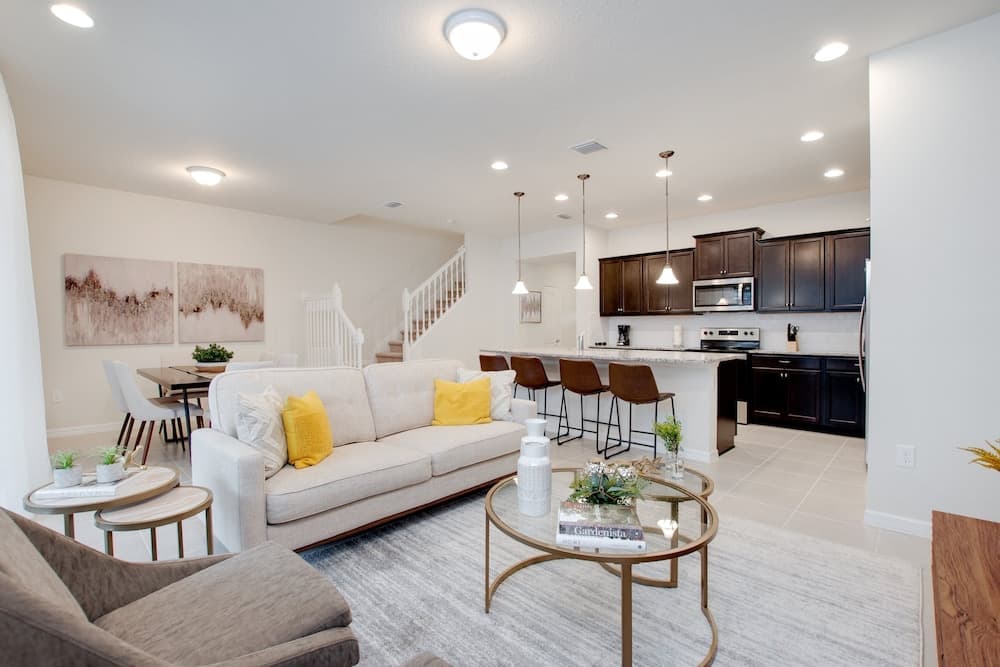 5 bed Town Home With Pool