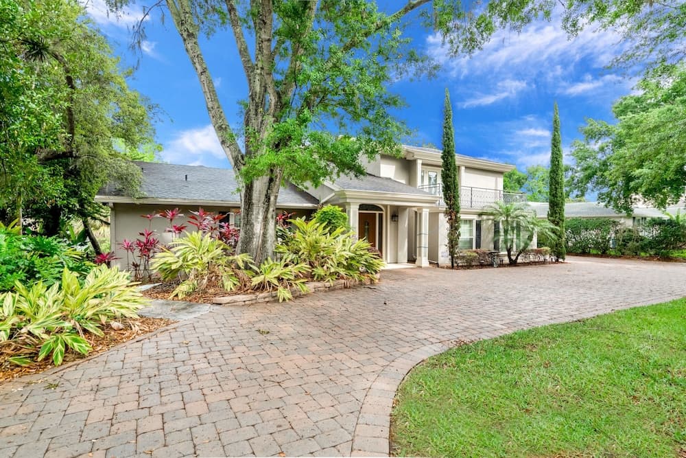 Ultimate 6 Bedroom 5 Bathroom On Bay Hill