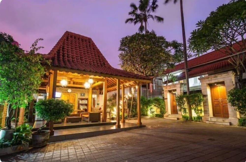 SMV - garden - 7-BR · 7BR Garden Villa Walk to Beach and Shops Legian